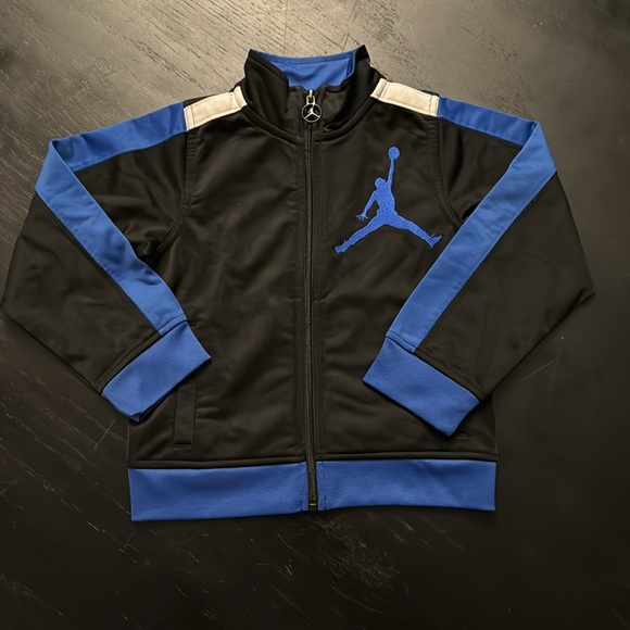Jordan zip up sweater size 4T - Picture 4 of 4